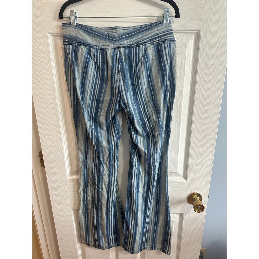 Free People Bell Bottoms Flare Jeans Sz 27 Blue Striped Belted 70s Style Nice! - Picture 3 of 8